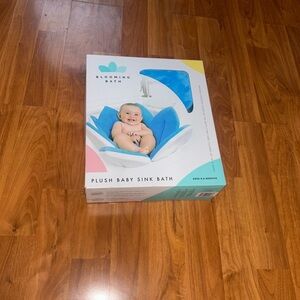 Blooming Bath Plush Baby Sink Bath in Blue